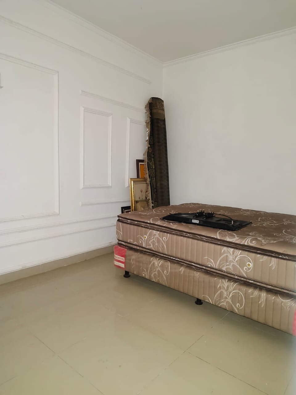 Disewakan Rumah di Grand Taruma